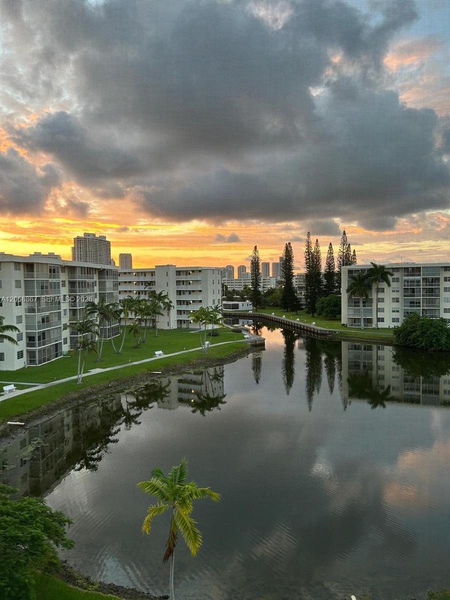 2851 Leonard Dr # J503, Aventura FL 33160