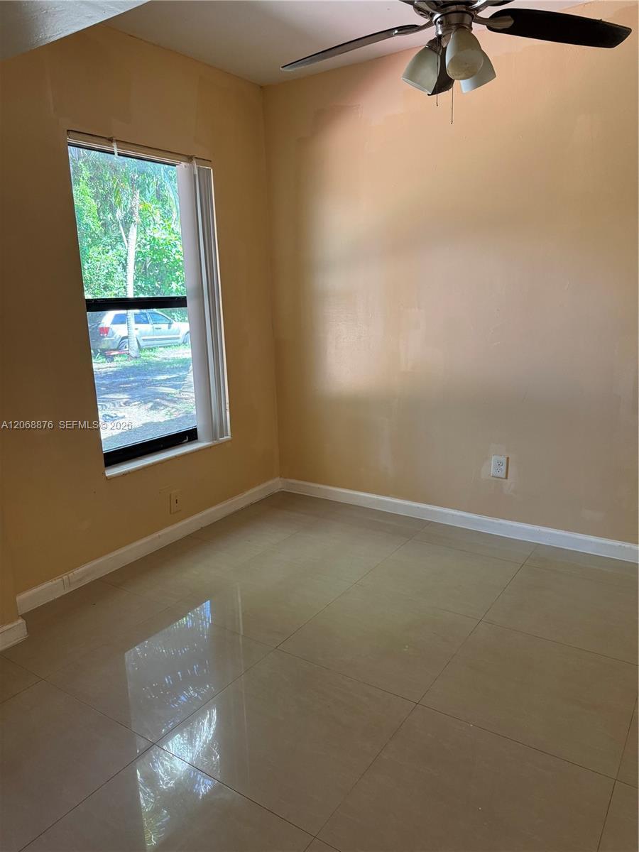 695 NE 151st St # 3, Miami FL 33162 photo 2
