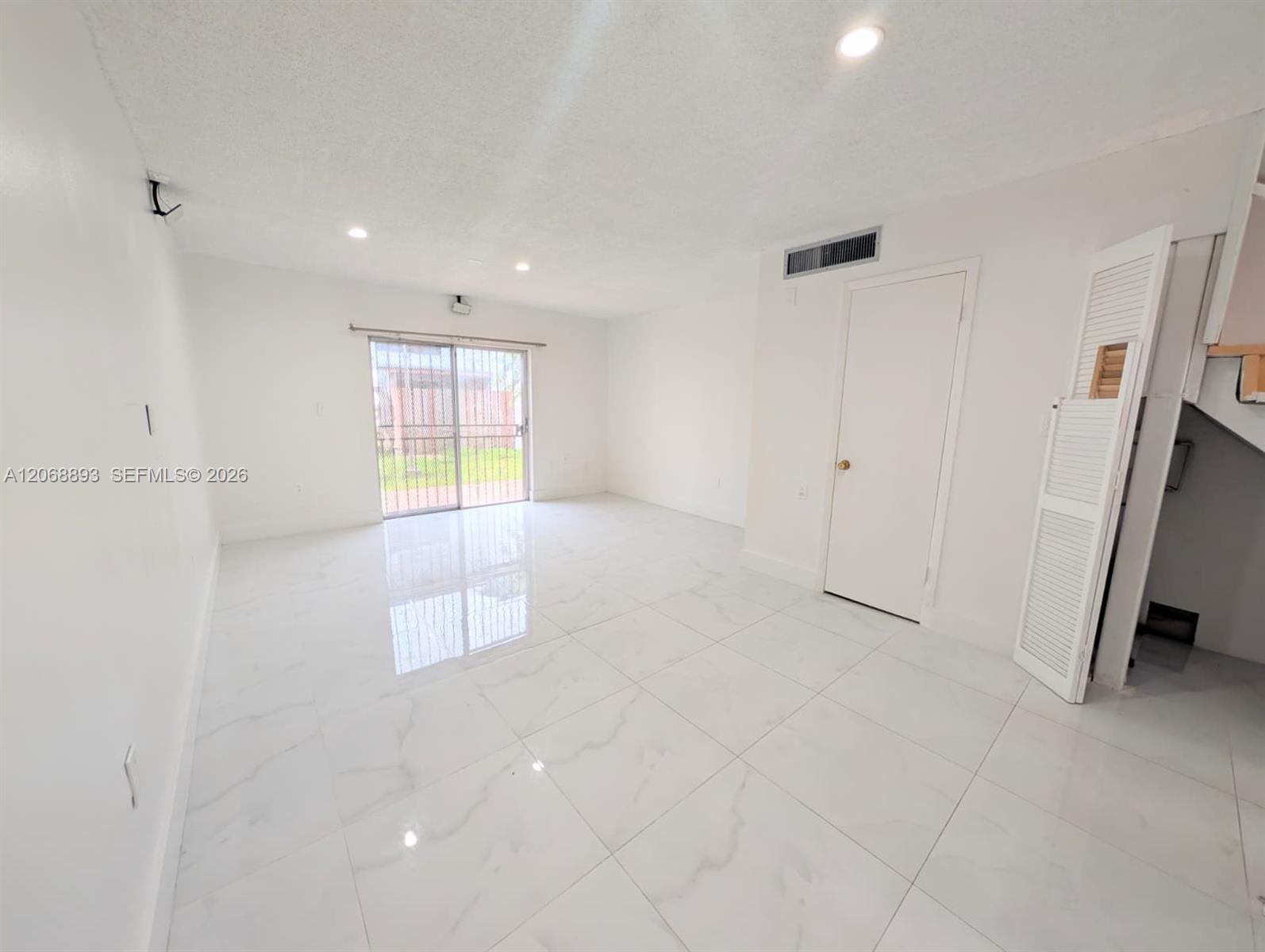 21 SW 109th Ave # B5, Sweetwater FL 33174 photo 5