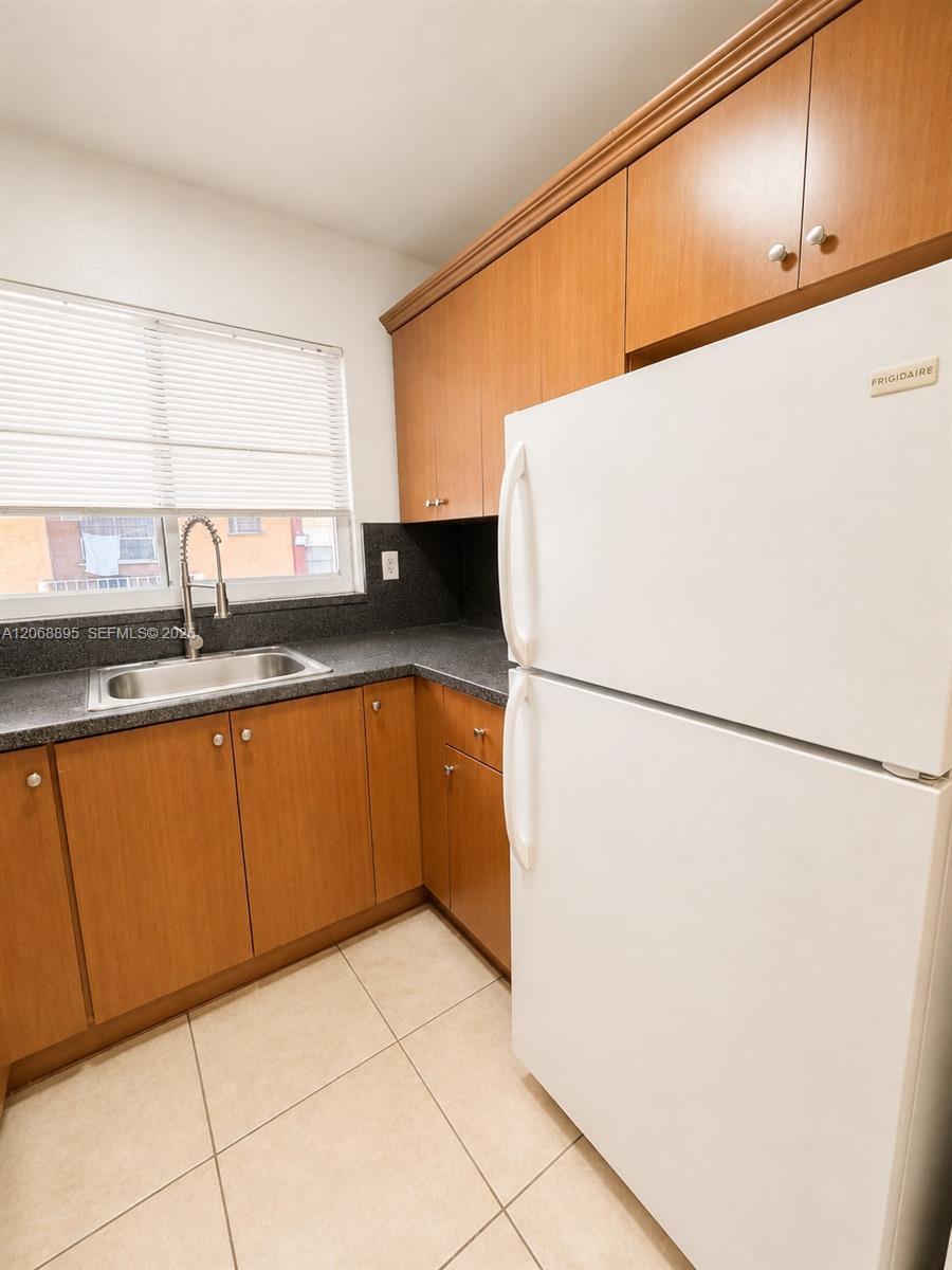 6850 W 14th Ct # 25B, Hialeah FL 33014 photo 2
