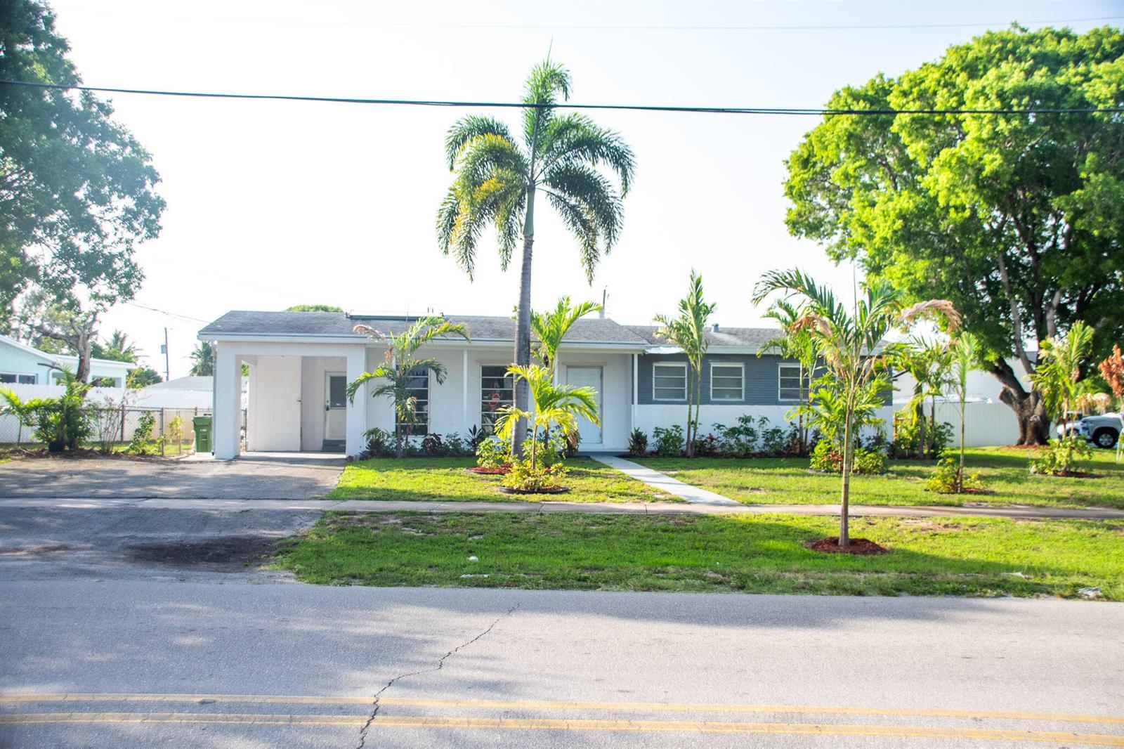 341 HENTHORNE Drive, Palm Springs FL 33461 photo 2