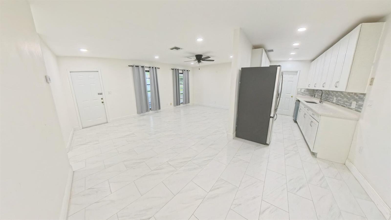 341 HENTHORNE Drive, Palm Springs FL 33461 photo 5