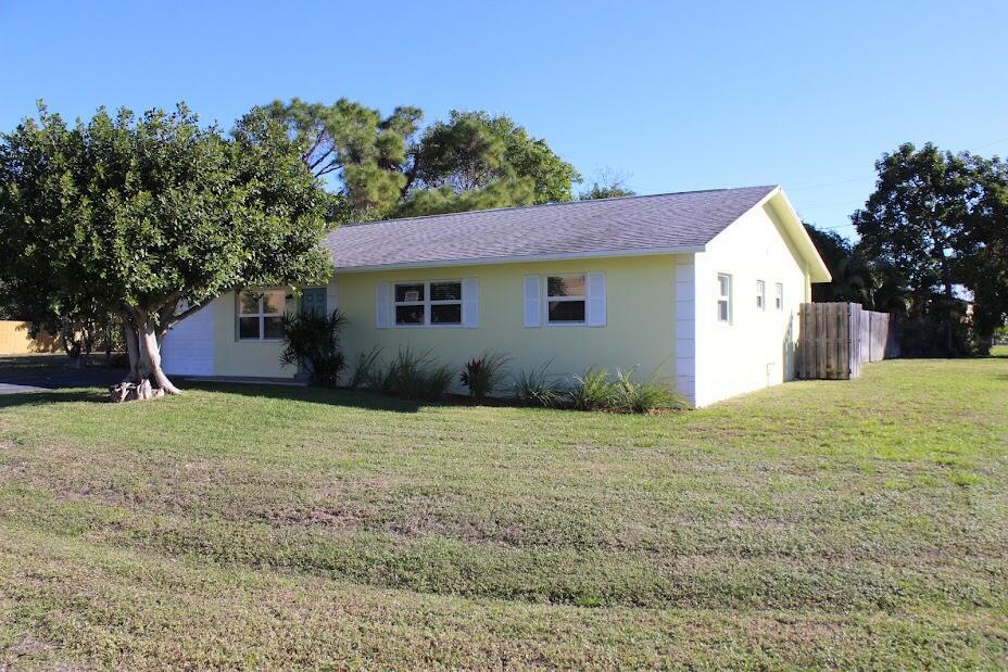 2104 NE 1ST Court, Boynton Beach FL 33435 photo 2