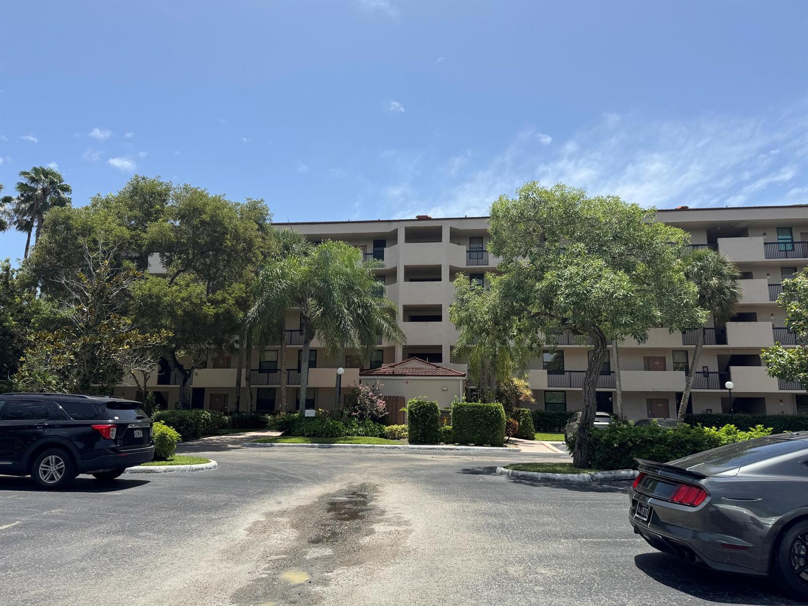 2766 S CARAMBOLA Circle S # 406, Coconut Creek FL 33066 photo 2
