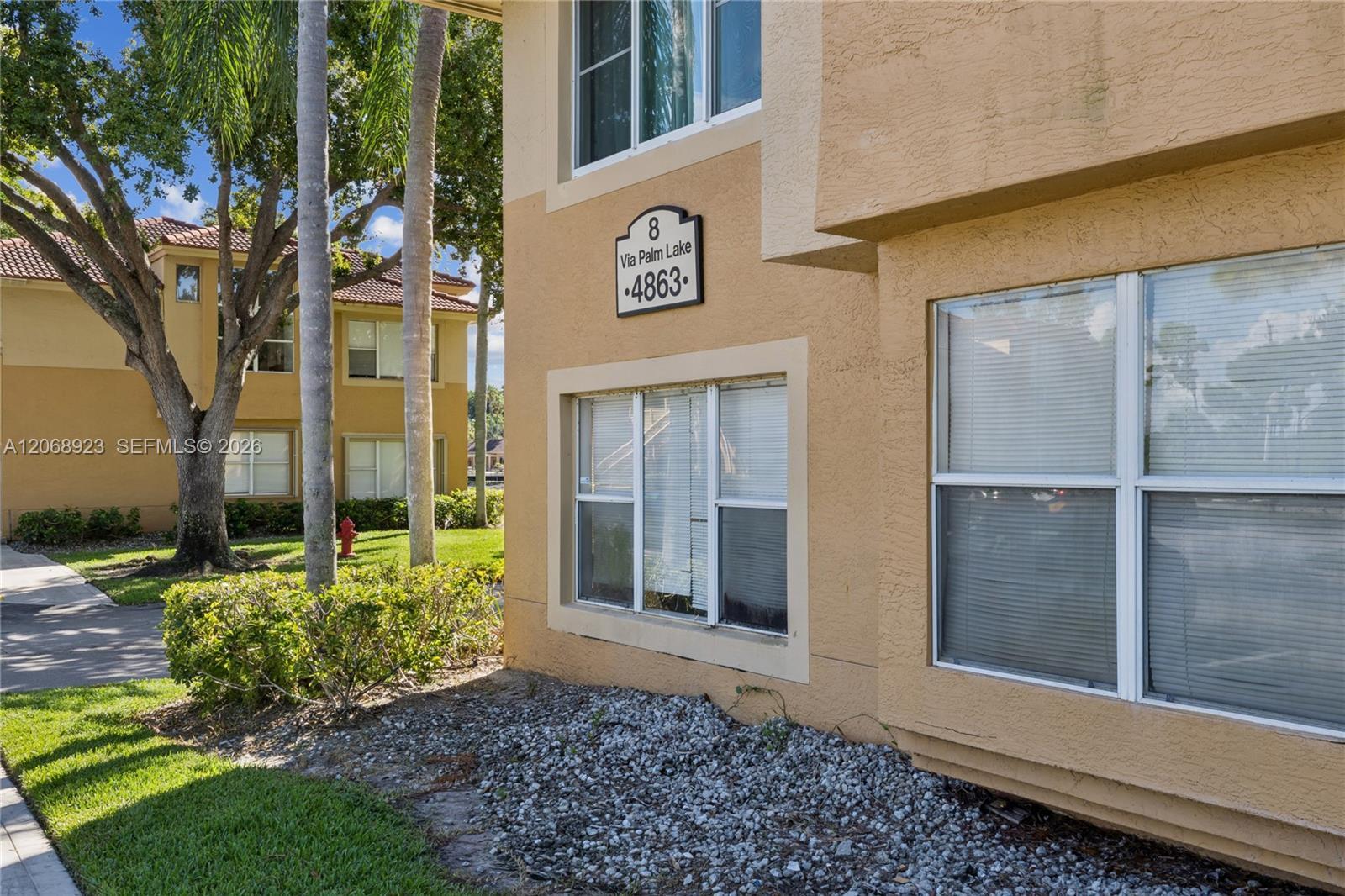 4863 Via Palm Lks # 807, West Palm Beach FL 33417 photo 2