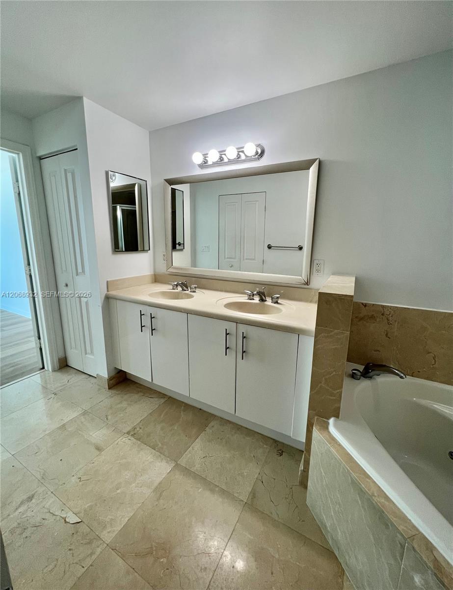7900 Harbor Island Dr # 608, North Bay Village FL 33141 photo 4