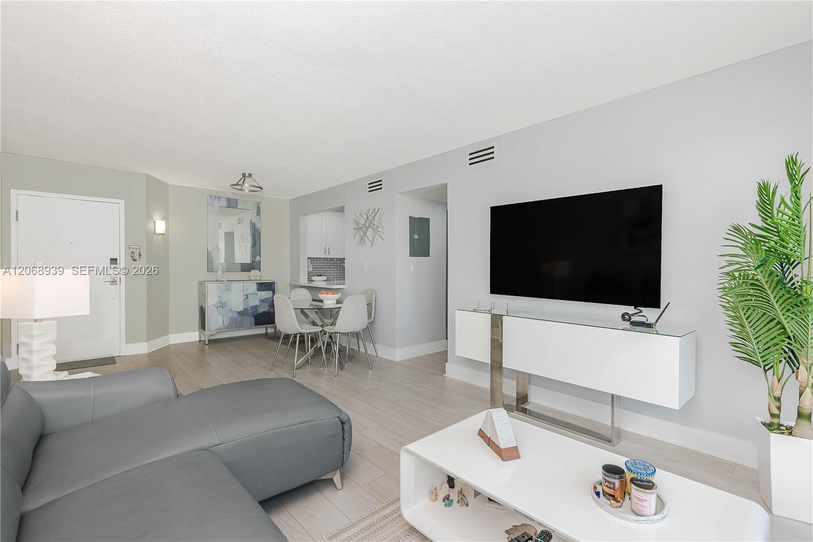 8201 NW 8th St # 204, Miami FL 33126 photo 5