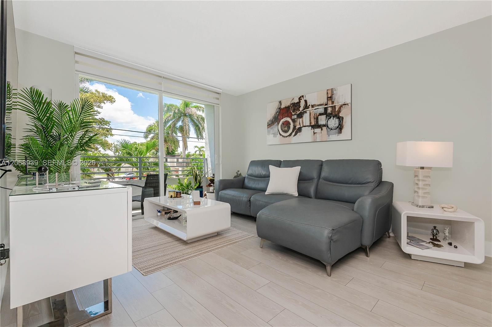 8201 NW 8th St # 204, Miami FL 33126 photo 4