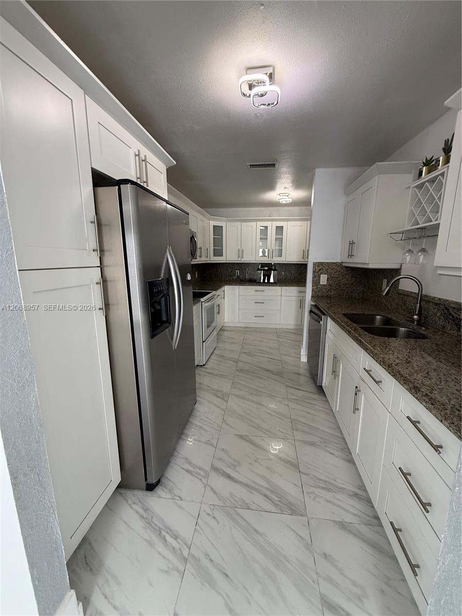 19700 NW 44th Ave, Miami Gardens FL 33055 photo 3