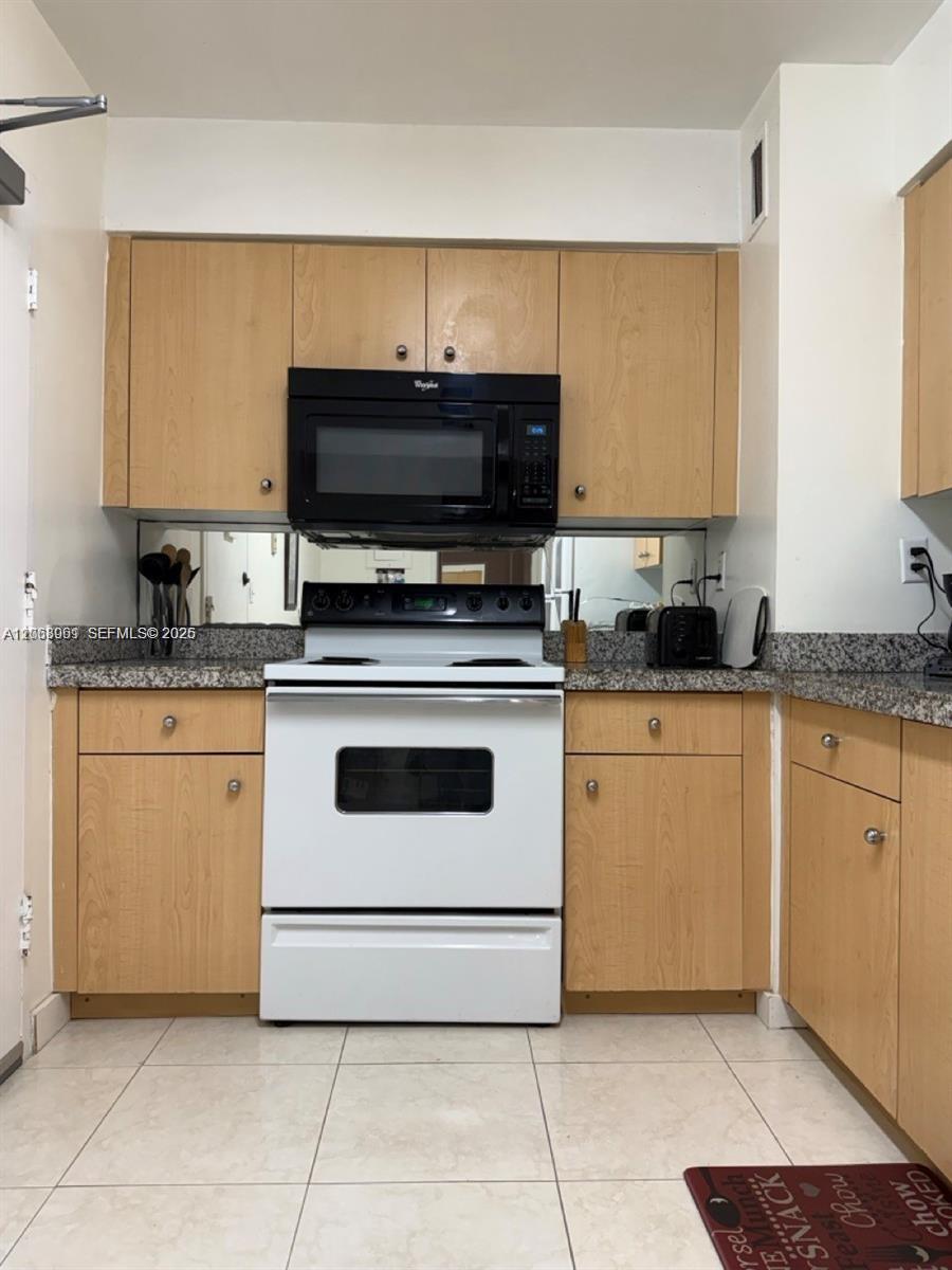 9195 Collins Ave # 512, Surfside FL 33154 photo 4