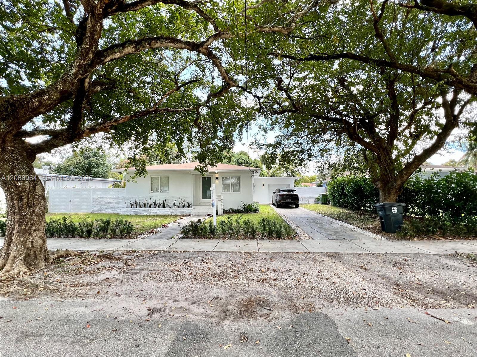 850 NE 127th St, North Miami FL 33161 photo 2