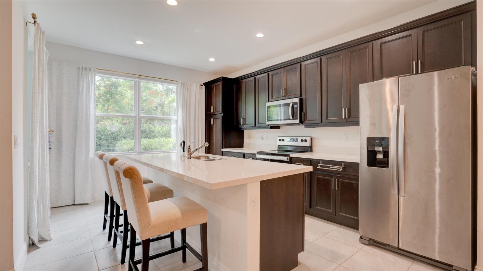 576 PARSONS Way, Deerfield Beach FL 33442 photo 2