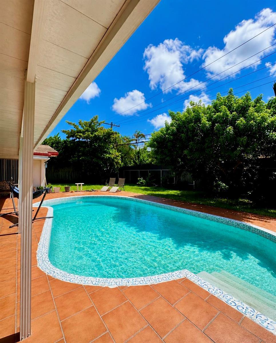 20120 Highland Lakes Boulevard, Miami FL 33179 photo 4