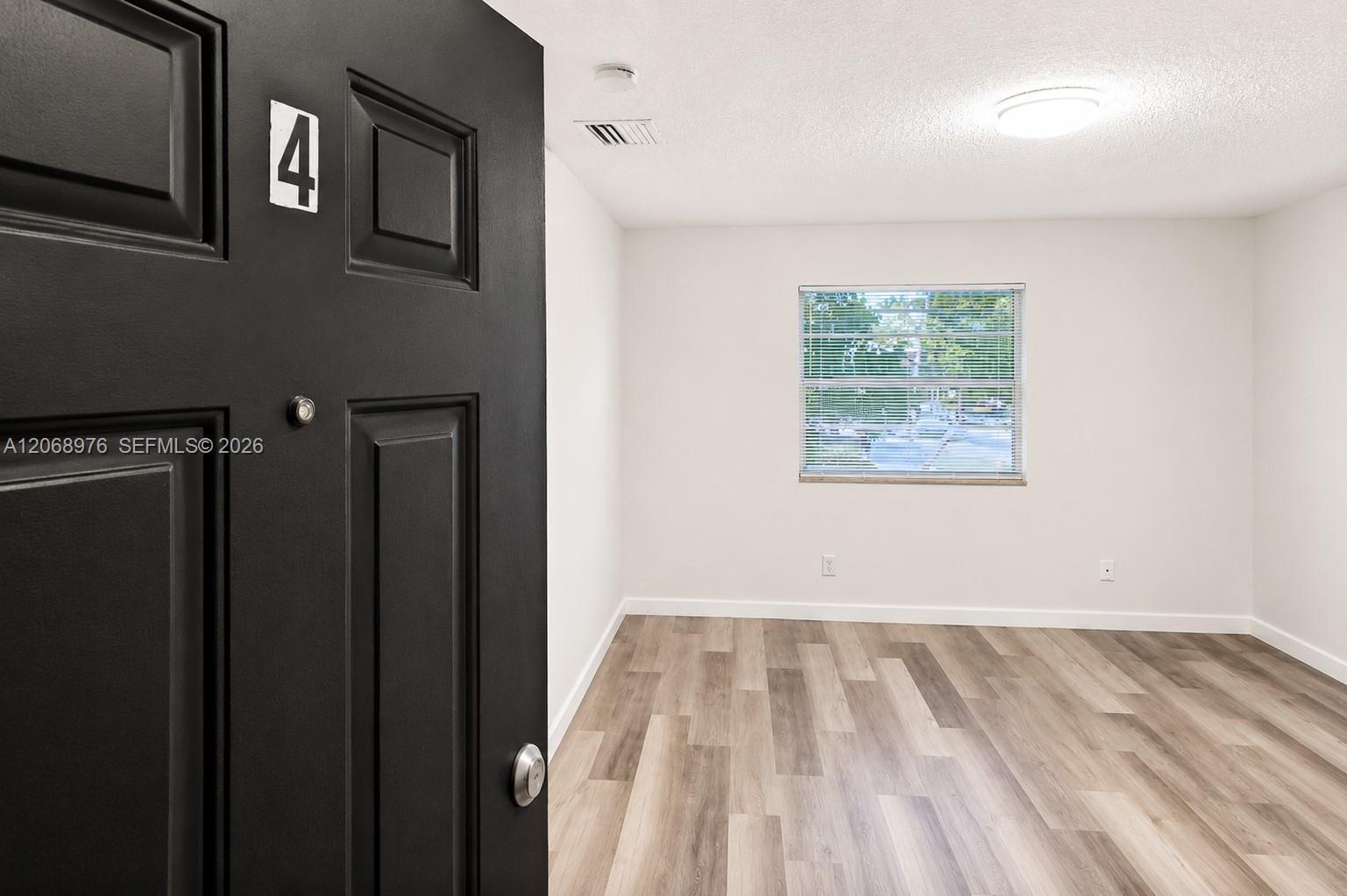 411 SE 10th St # 4, Hallandale Beach FL 33009 photo 2