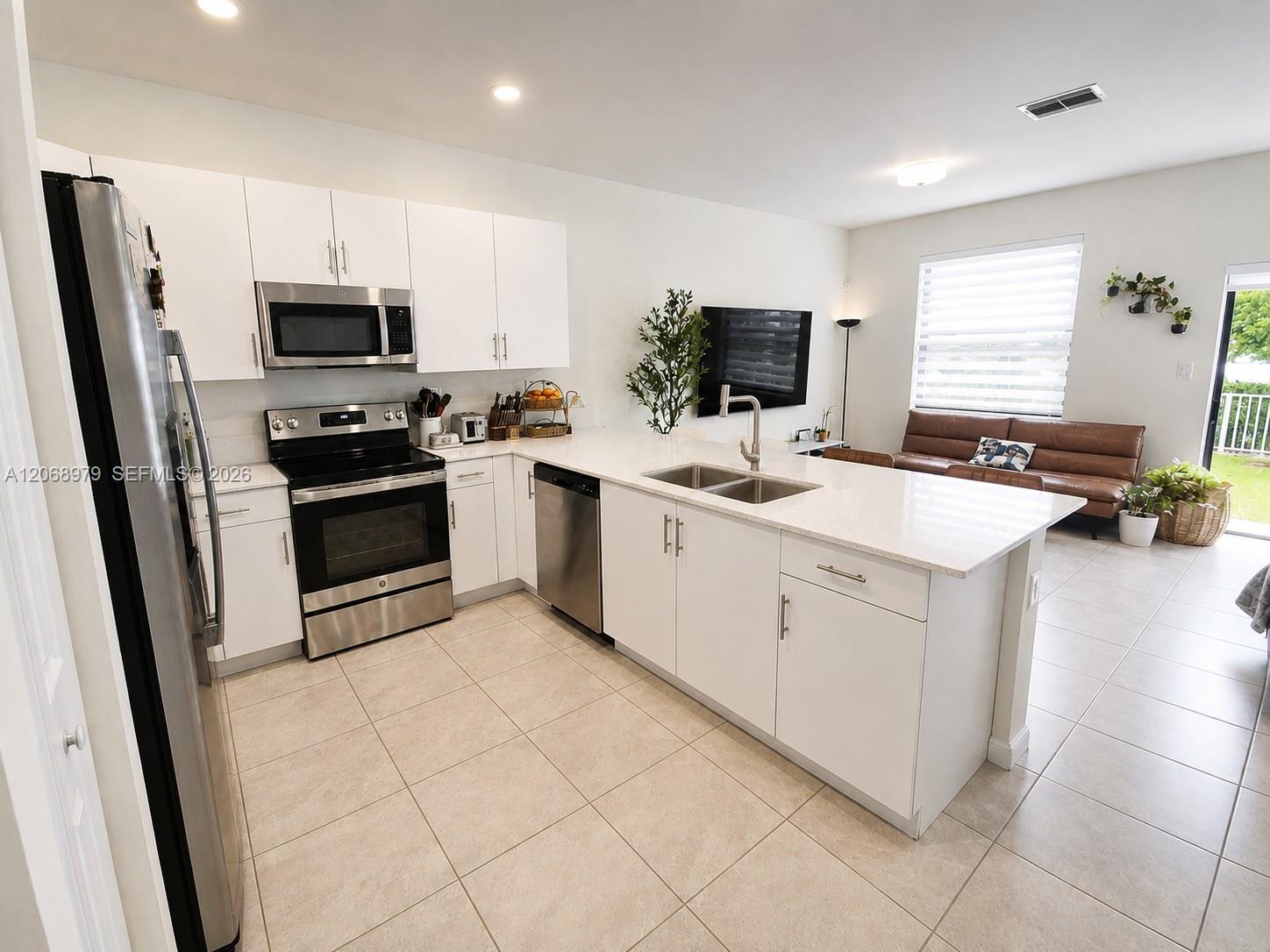 3382 W 114th Ter, Hialeah FL 33018 photo 5