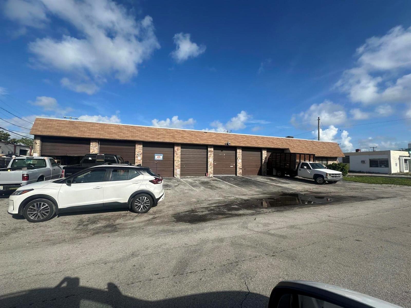 4493 NW 8TH Avenue # 4, Oakland Park FL 33309 photo 2