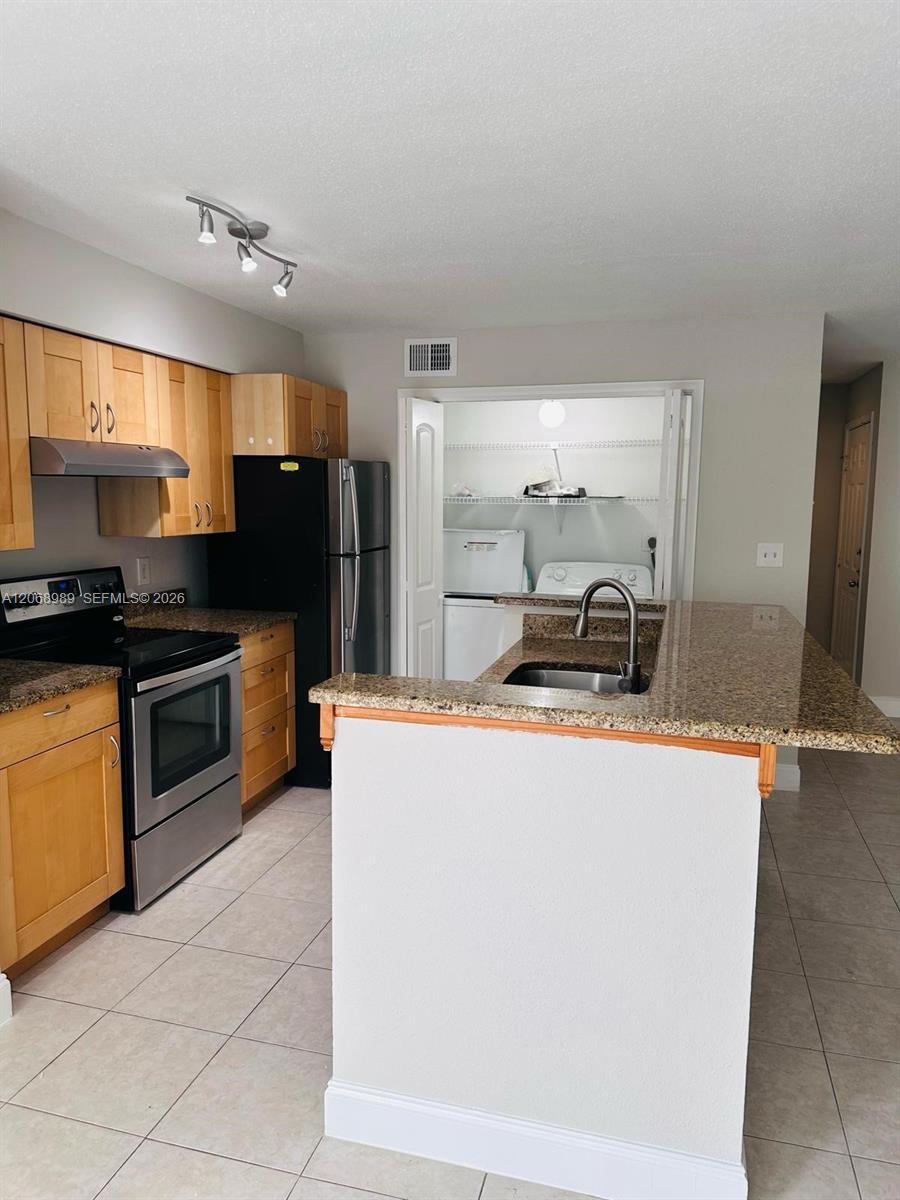 777 Riverside Dr # 1526, Coral Springs FL 33071 photo 3
