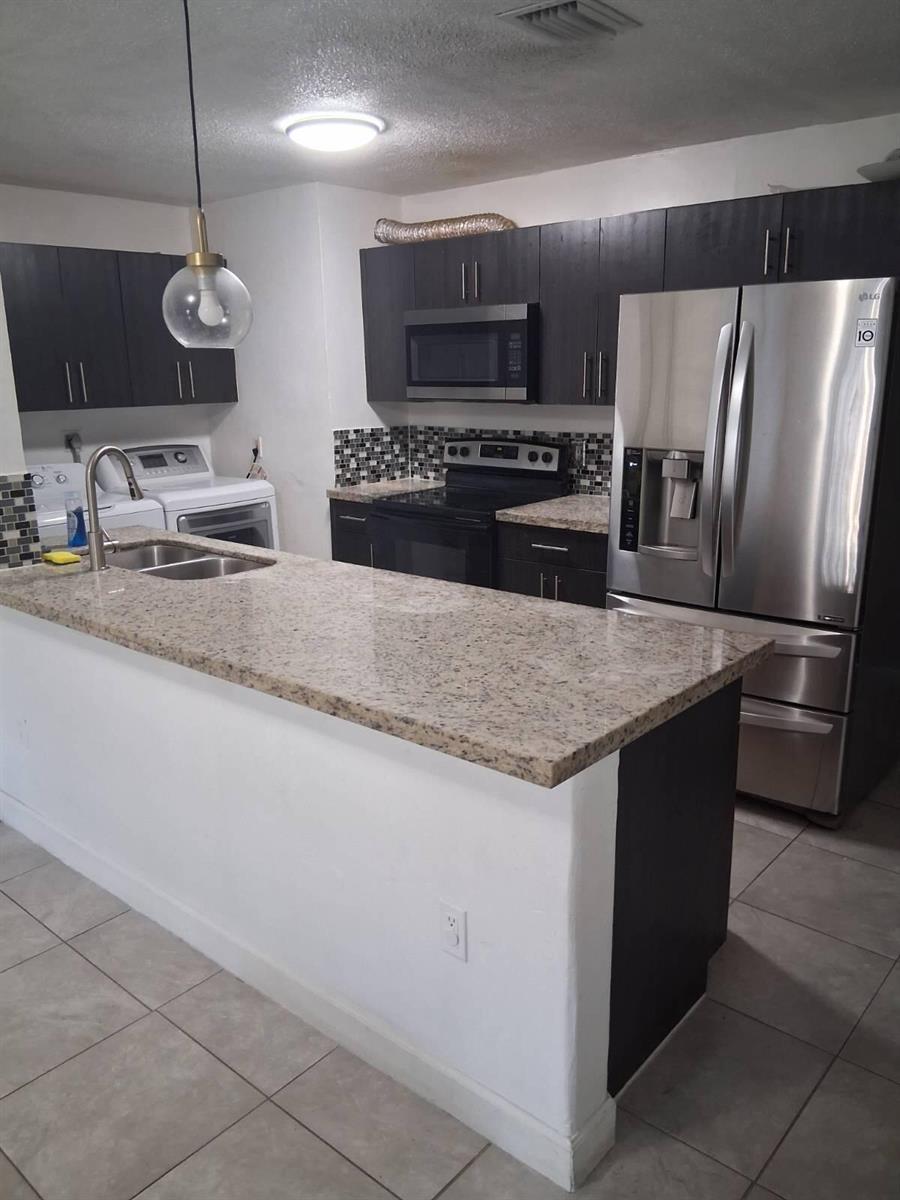 3718 NW 213th Street, Miami Gardens FL 33055 photo 4