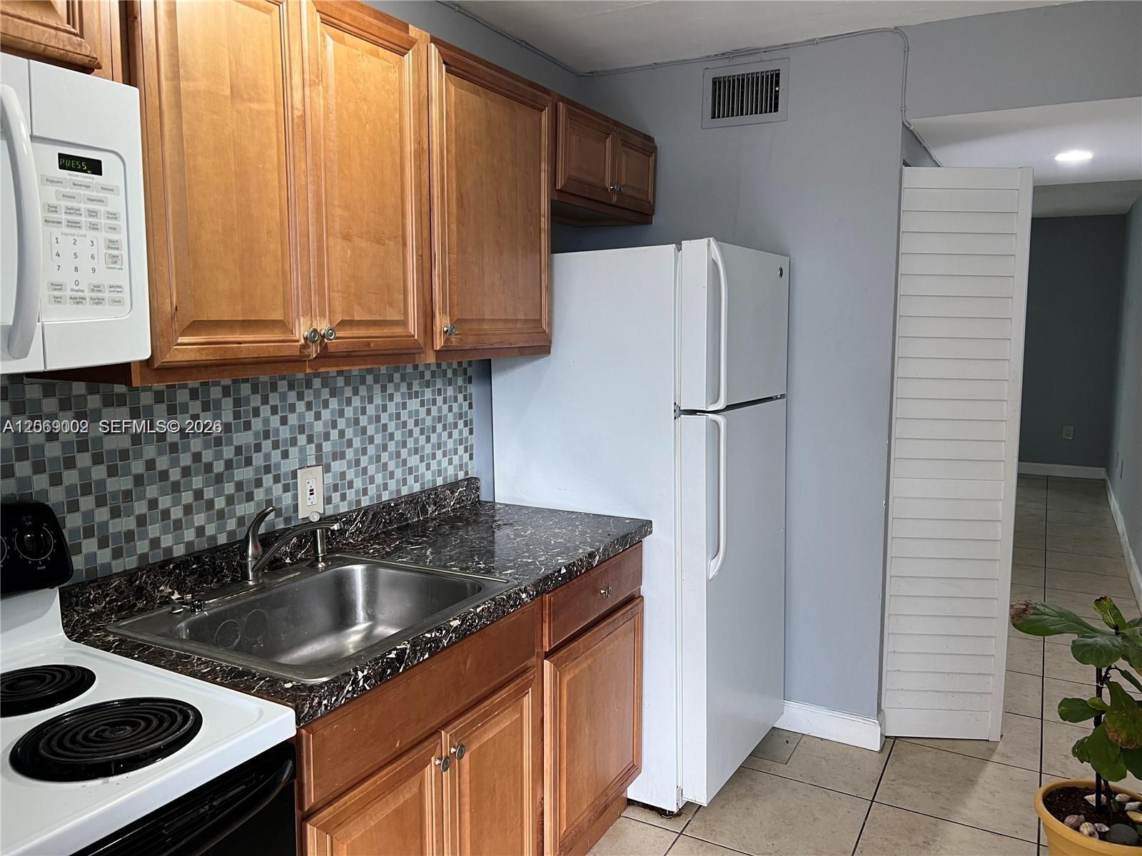 1610 Lenox Ave # 409, Miami Beach FL 33139 photo 3