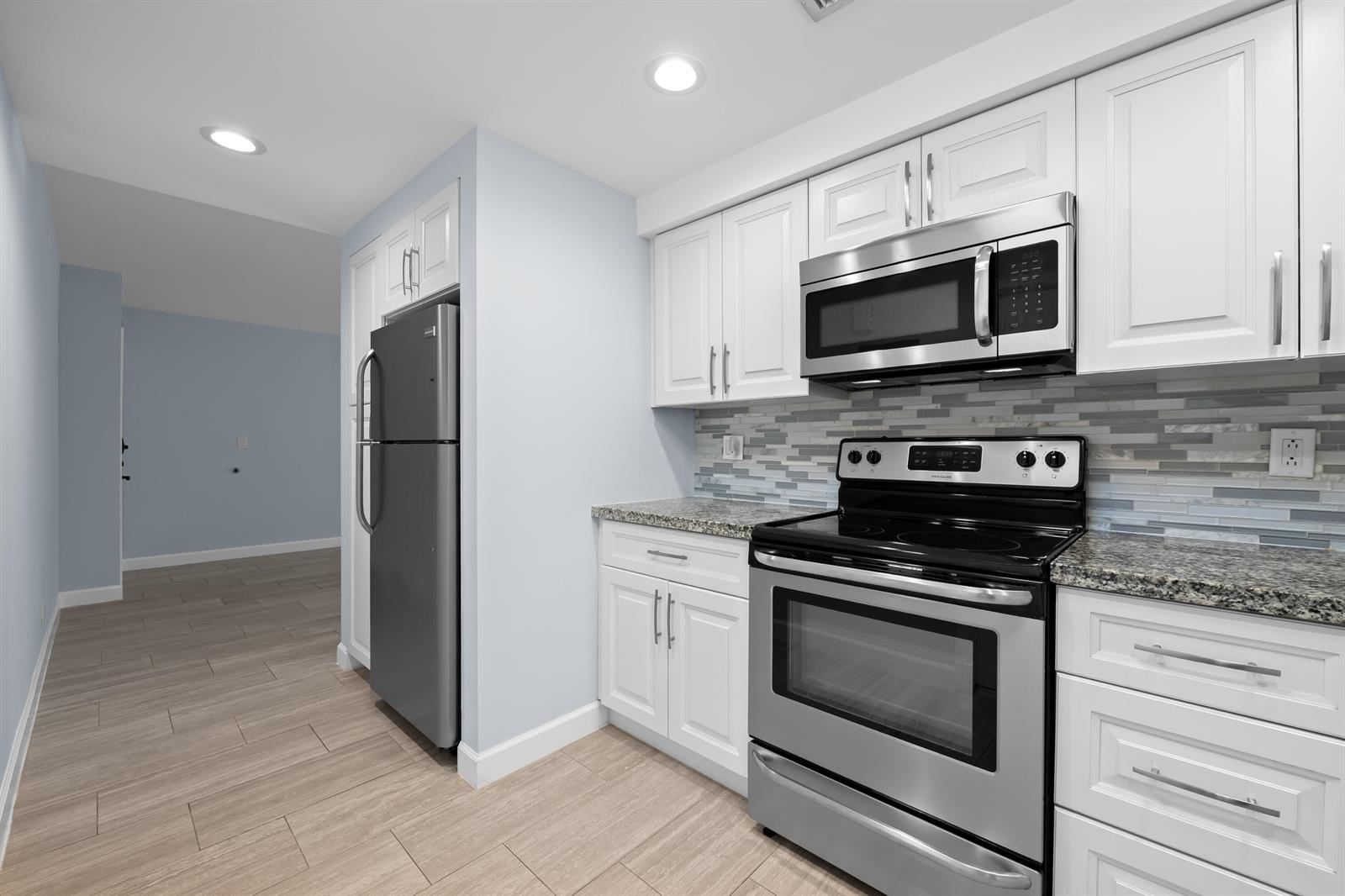 9 NE 19th Court # c110, Wilton Manors FL 33305 photo 3