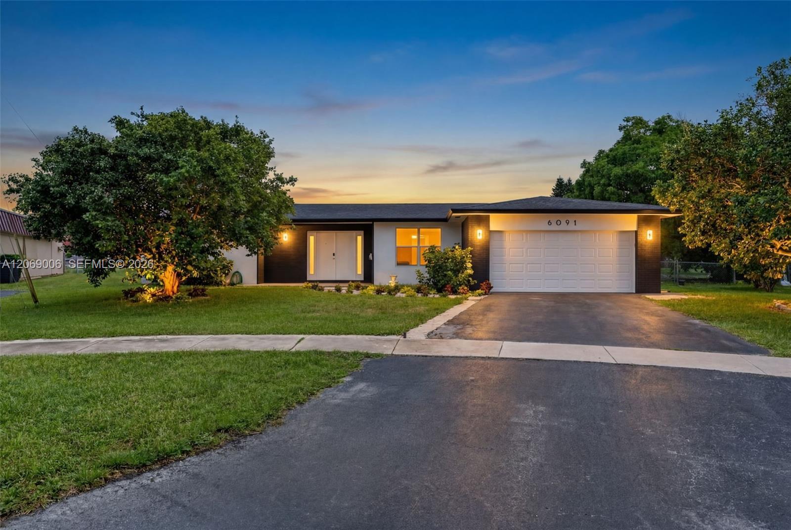 6091 SW 14th St, Plantation FL 33317 photo 2