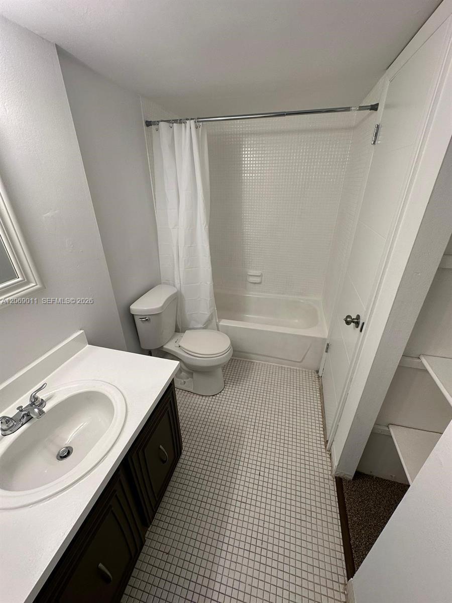 488 NW 165th St Rd # 614, Miami FL 33169 photo 4