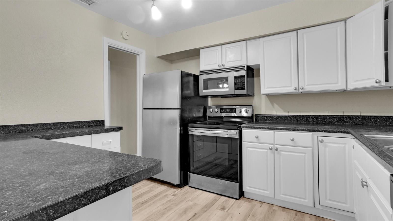 3002 ARTHUR Street, Hollywood FL 33021 photo 2