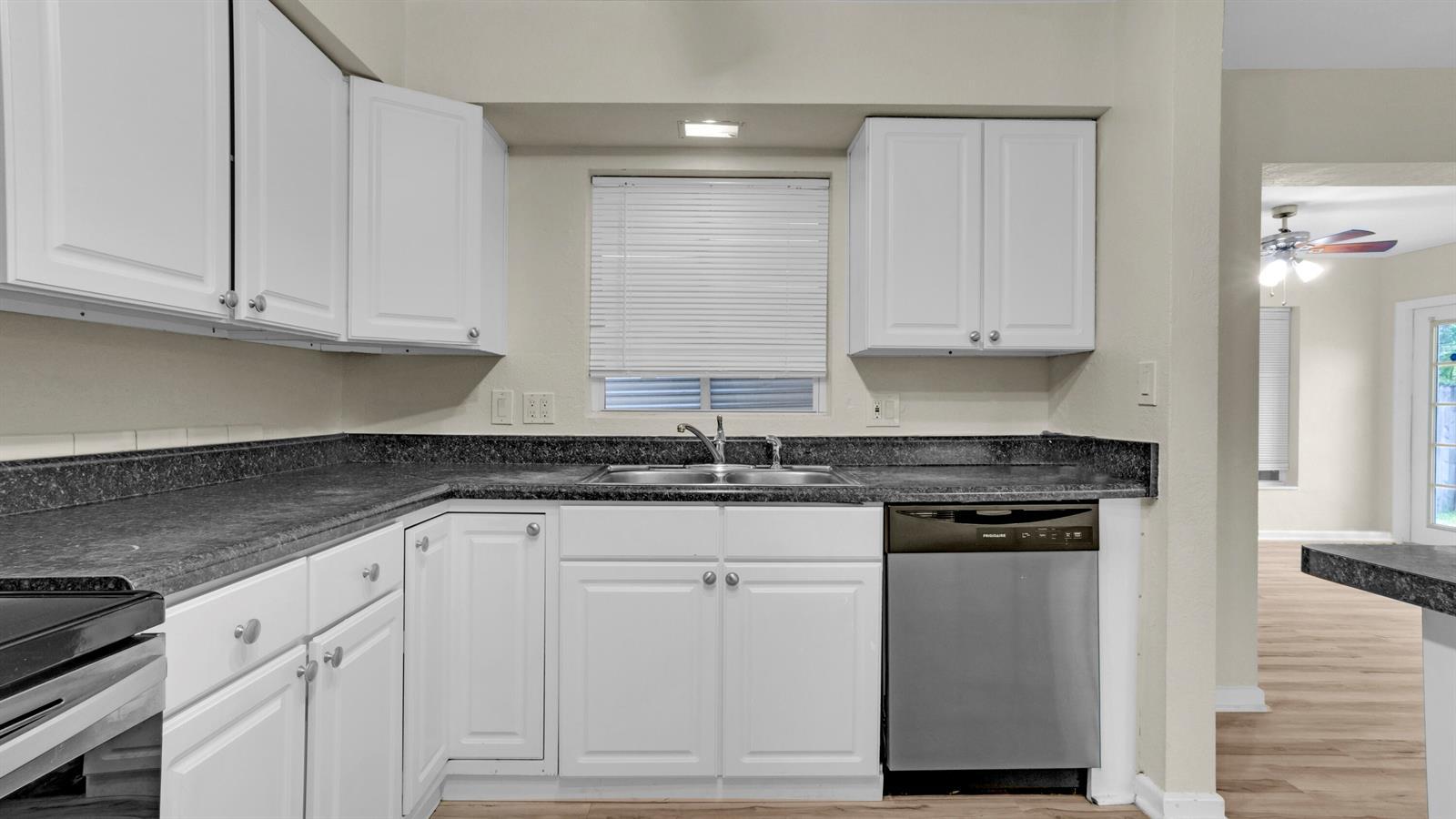 3002 ARTHUR Street, Hollywood FL 33021 photo 3