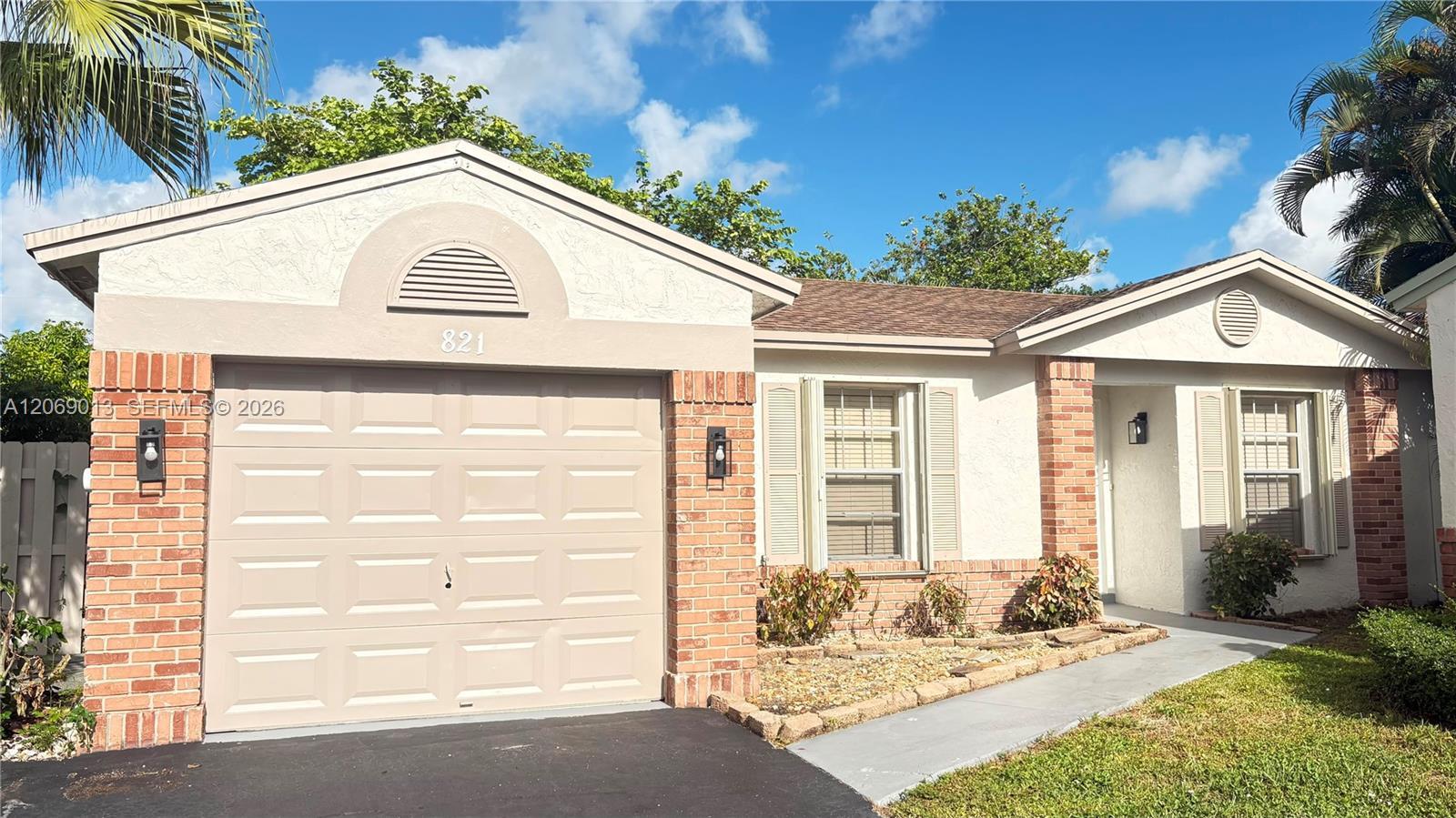 821 W Beckley Sq, Davie FL 33325