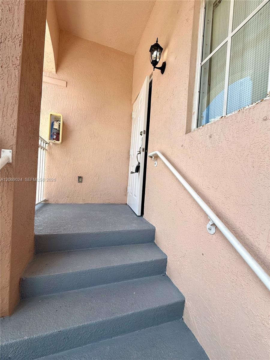 1260 SE 27th St # 204, Homestead FL 33035 photo 2