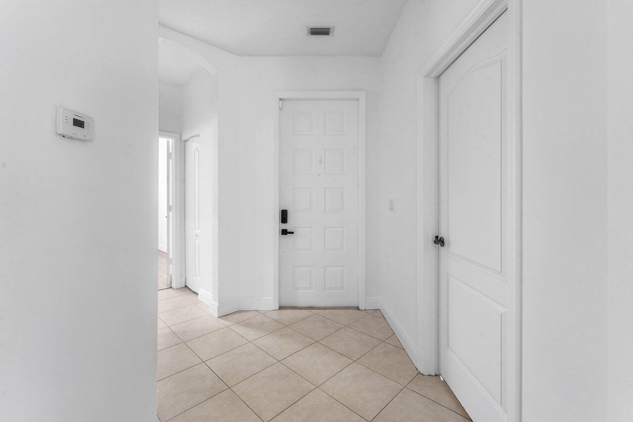 196 Seminole Lakes Drive, Royal Palm Beach FL 33411 photo 4