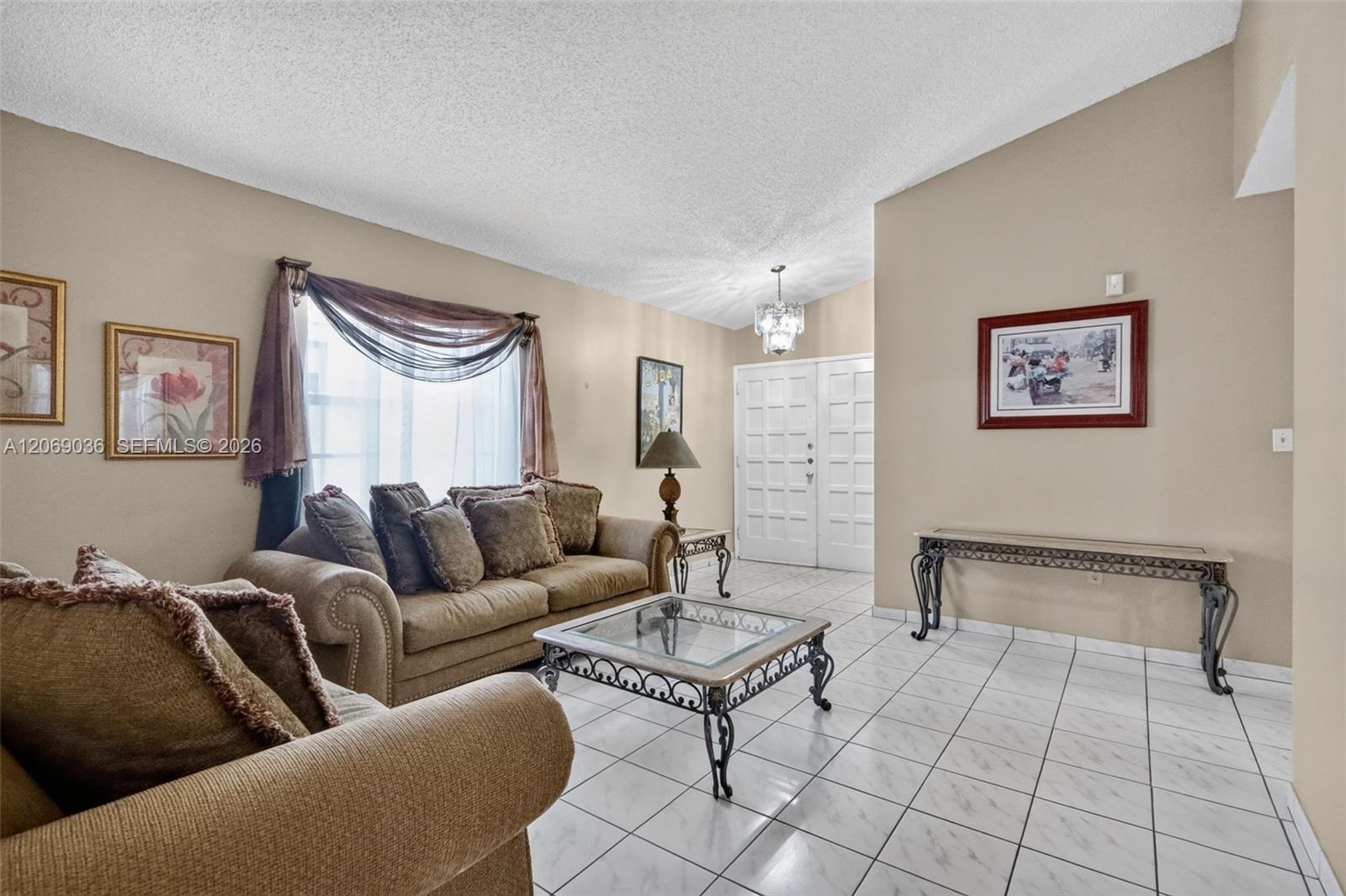 6983 W 24th Ln, Hialeah FL 33016 photo 4