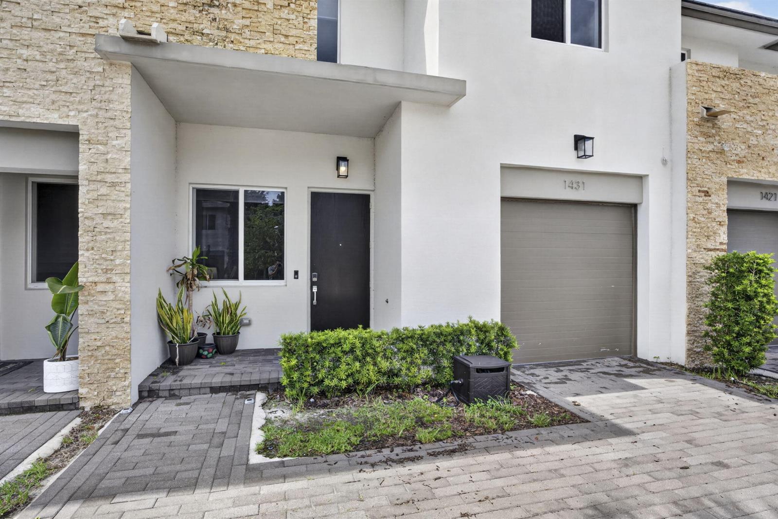 1431 PIONEER Way, Royal Palm Beach FL 33411 photo 2
