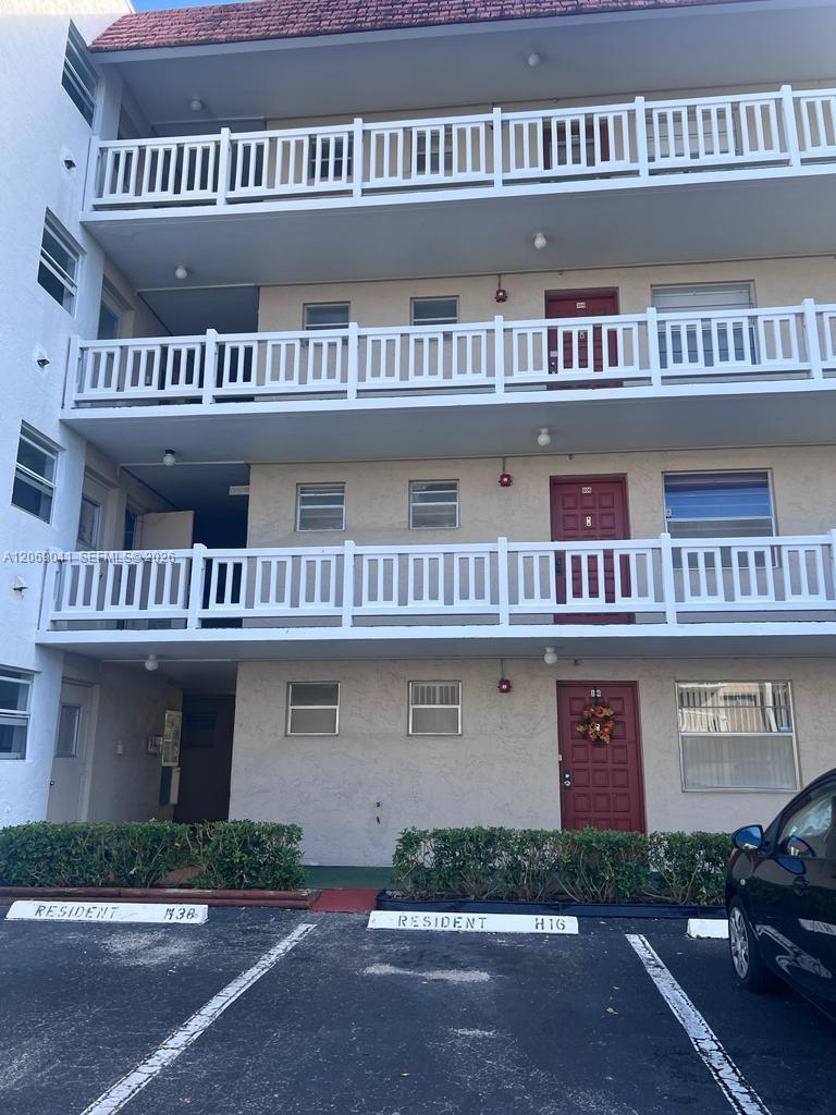 3531 Inverrary Dr # 306, Lauderhill FL 33319