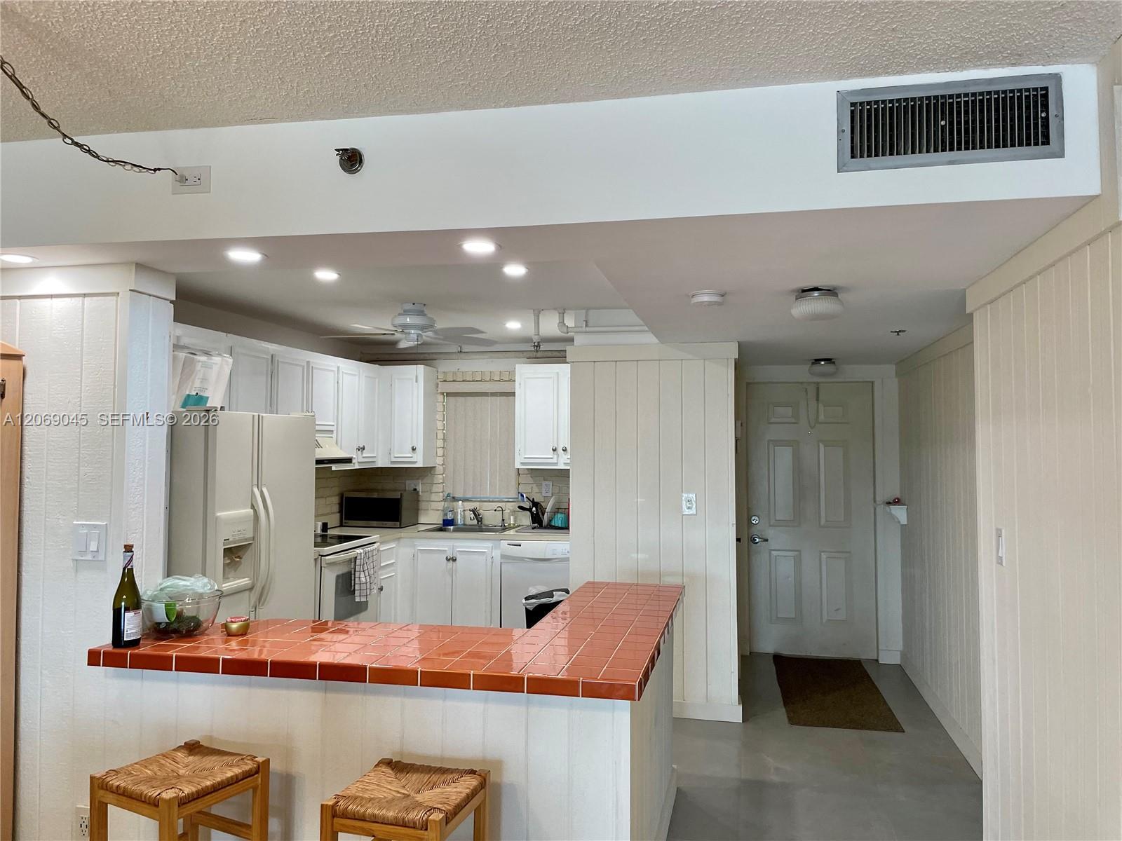 3150 W Rolling Hills Cir # 201, Davie FL 33328 photo 4