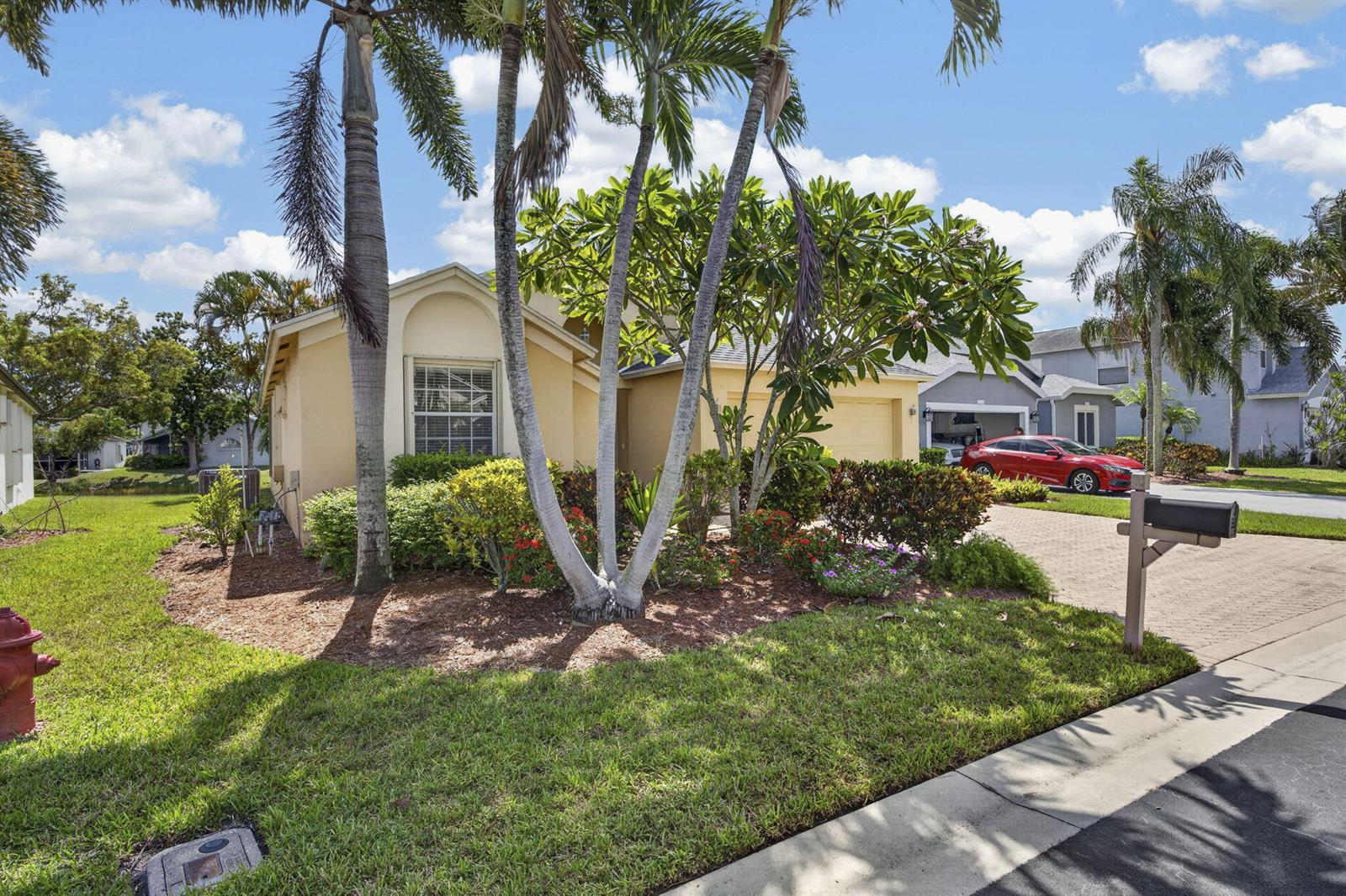 2221 SOUNDINGS Court, FL 33413 photo 3