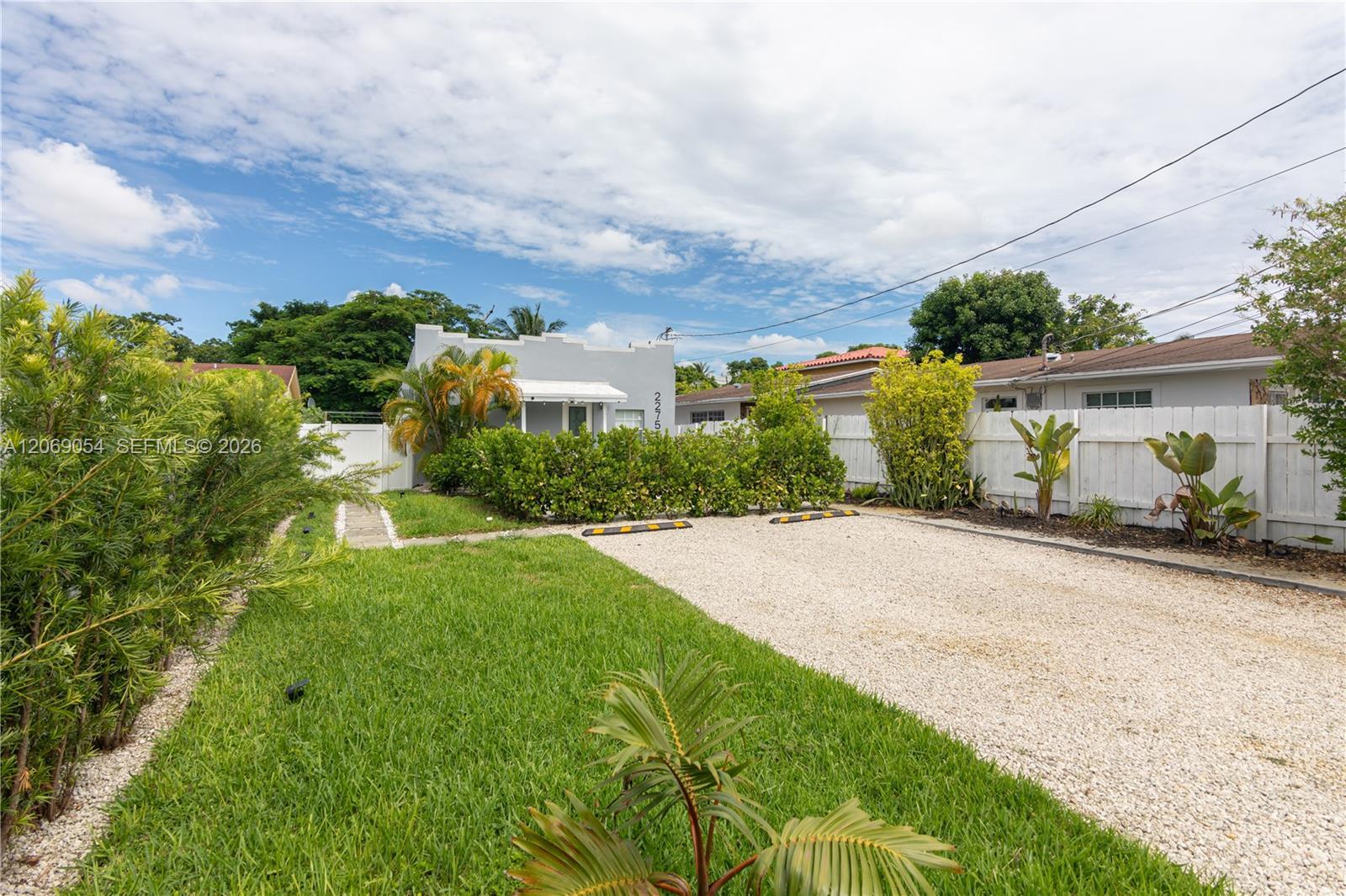 2275 NW 33rd St # 2, Miami FL 33142 photo 2