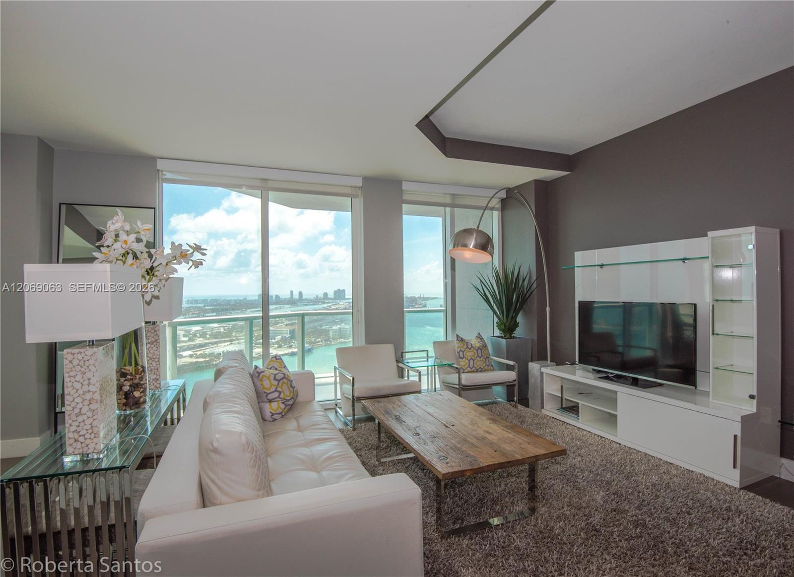 244 Biscayne Blvd # 3902, Miami FL 33132 photo 2