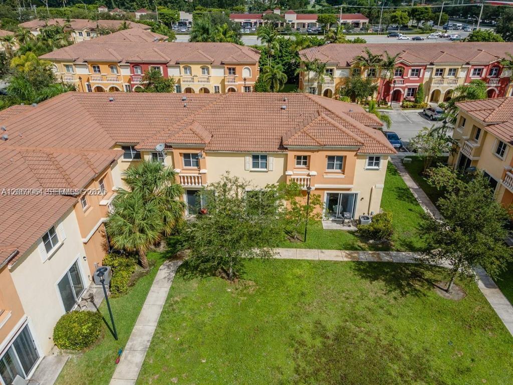 8922 SW 18th St, Miramar FL 33025 photo 2
