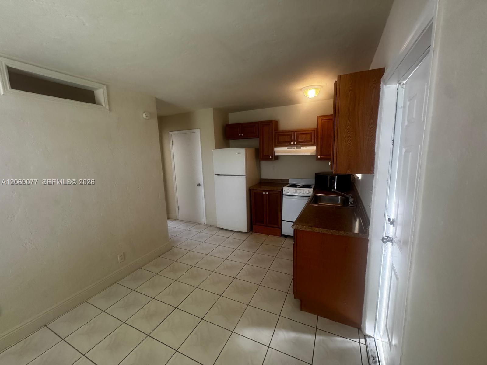 2228 Grant St # 4, Hollywood FL 33020 photo 2