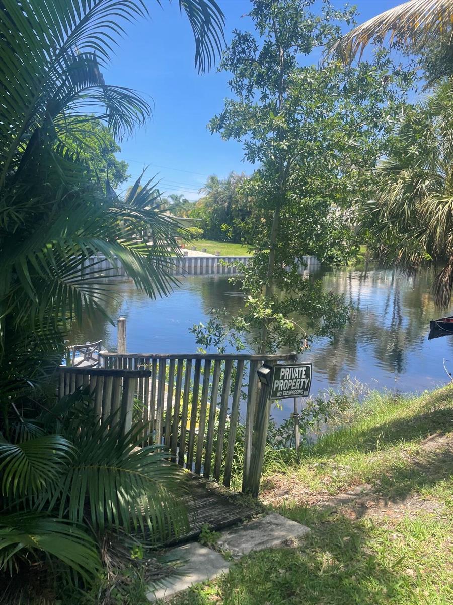 2457 Waterside Drive, Lake Worth FL 33461 photo 2