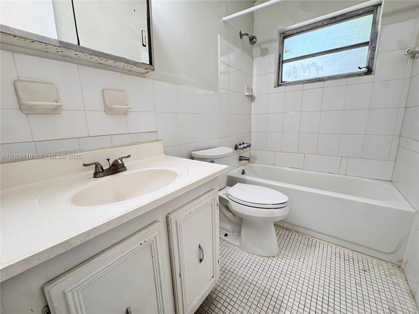 3265 Griffin Rd # 202, Dania Beach FL 33312 photo 3