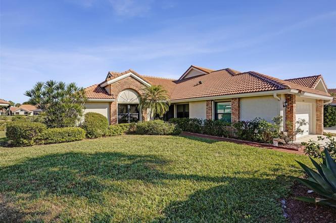 8486 HEATHER Place, Boynton Beach FL 33472 photo 2