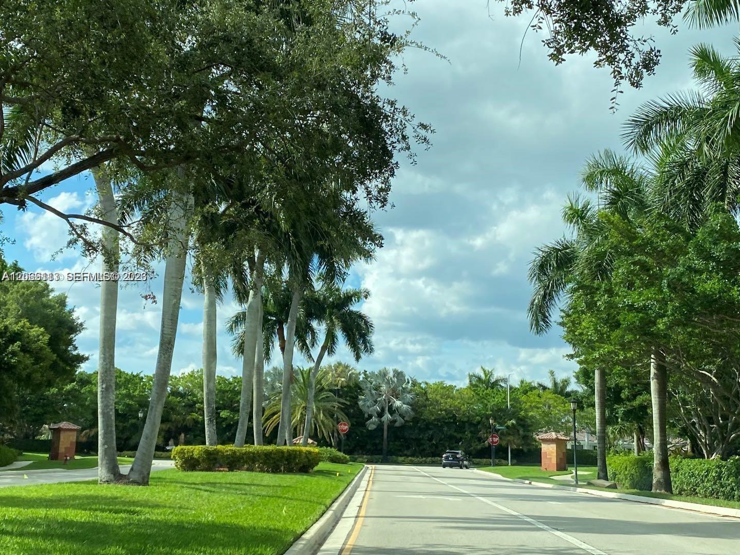 3905 San Simeon Ln, Weston FL 33331 photo 2