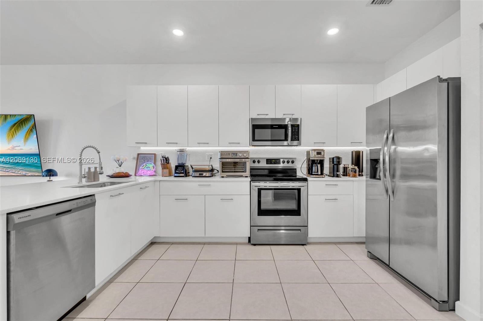 12613 NW 23rd Pl, Miami FL 33167 photo 2