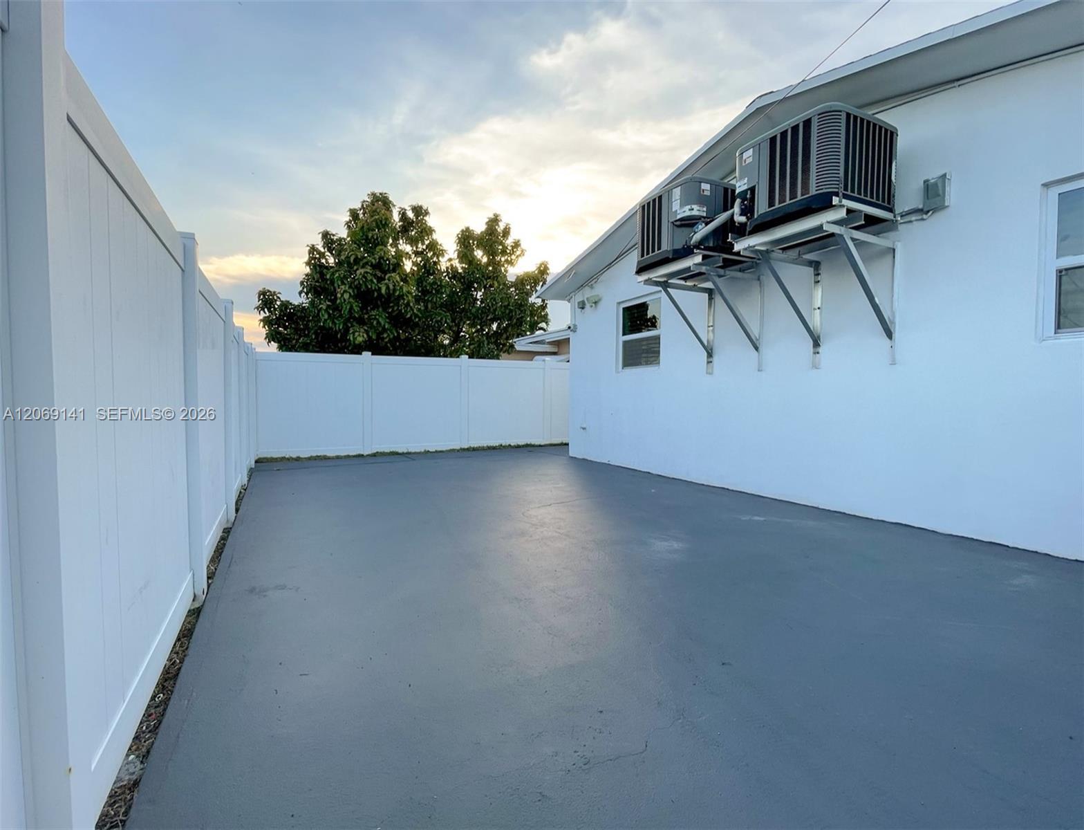 510 NE 4th Ave # 510, Hallandale Beach FL 33009 photo 4