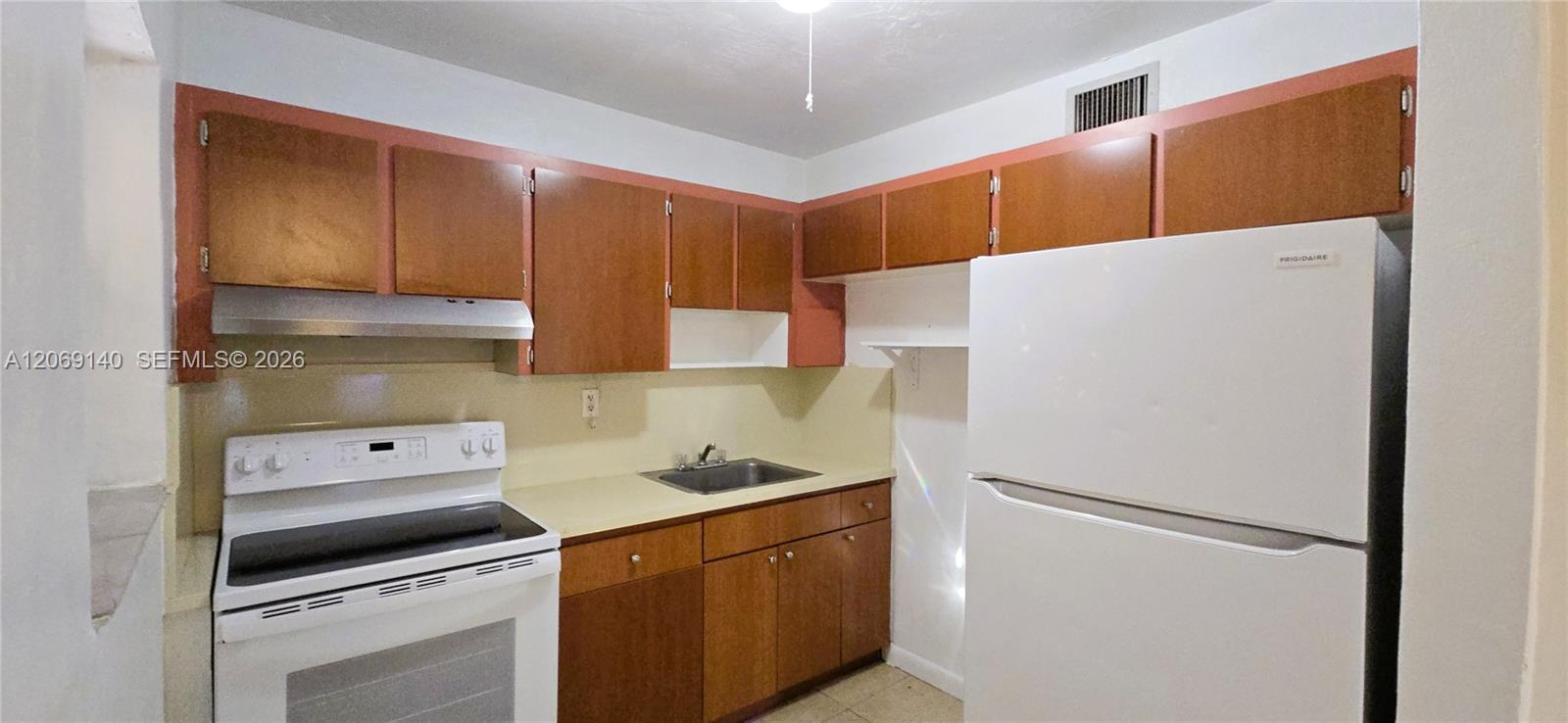 718 SE 8th St # 1, Hialeah FL 33010