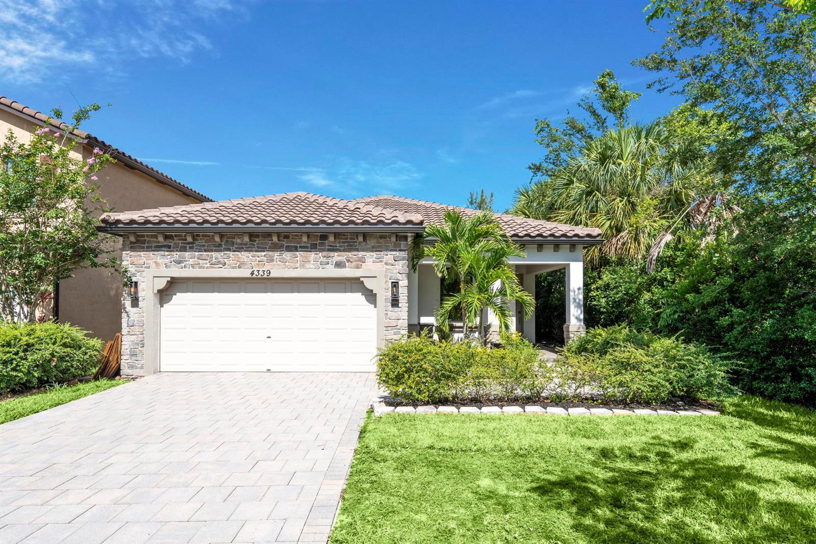 4339 Buena Tara Drive, West Palm Beach FL 33413 photo 2