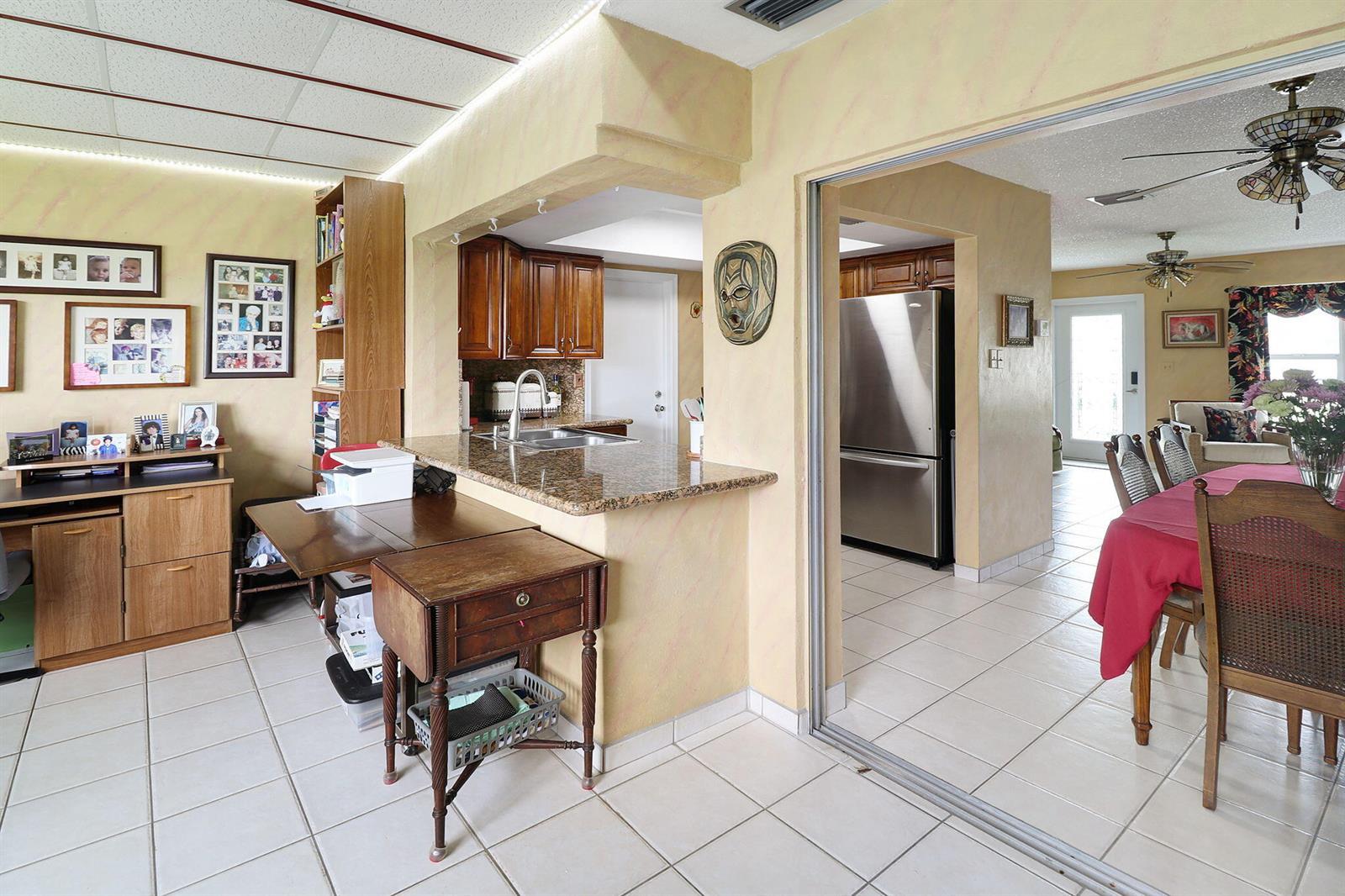 4312 NW 47th Street, Tamarac FL 33319 photo 5