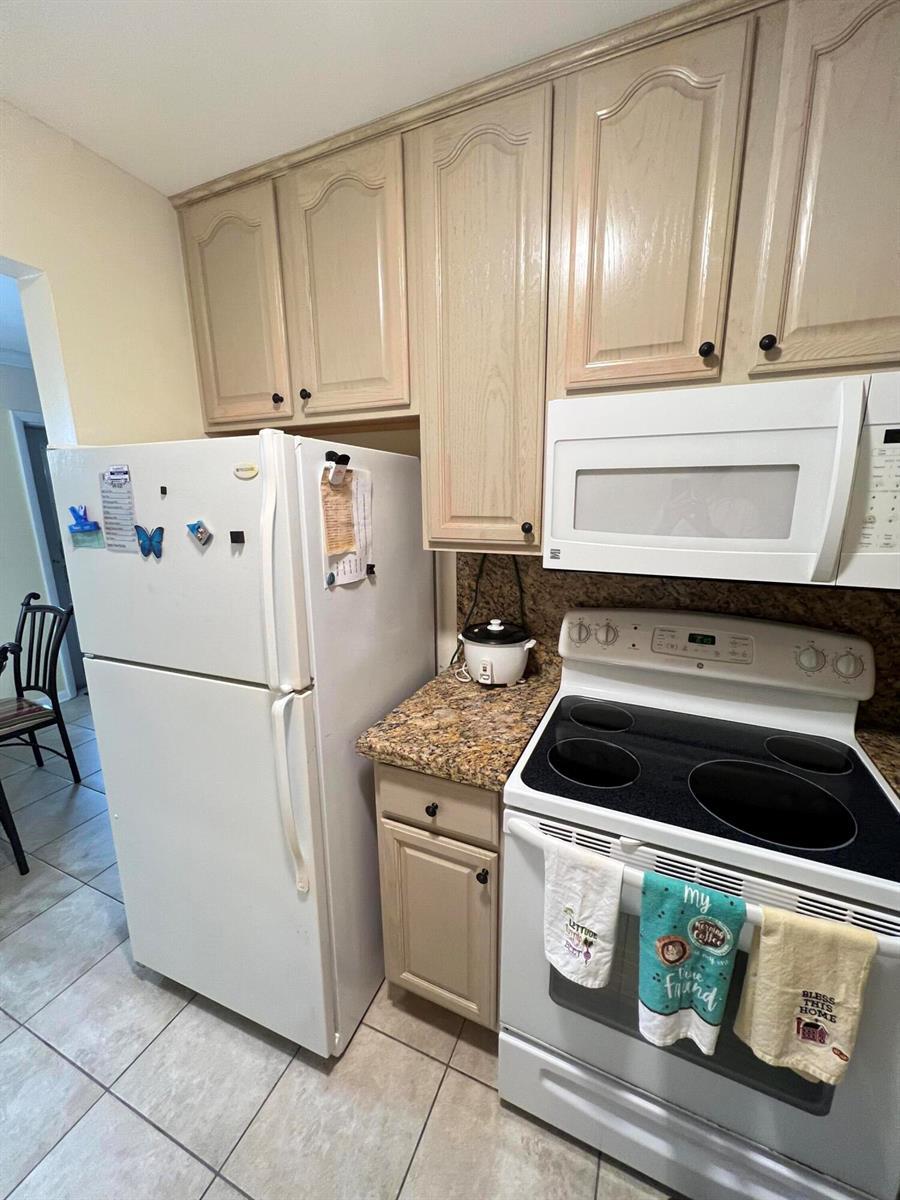 95 COVENTRY D, West Palm Beach FL 33417 photo 3